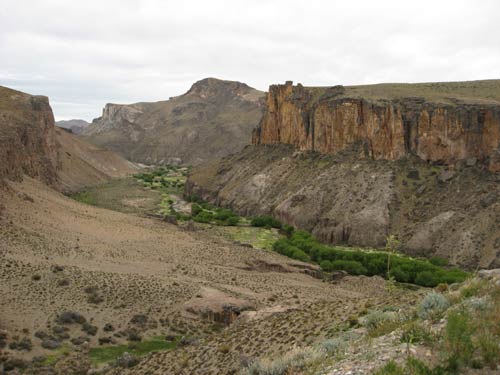 valley near Cueva de las Manos